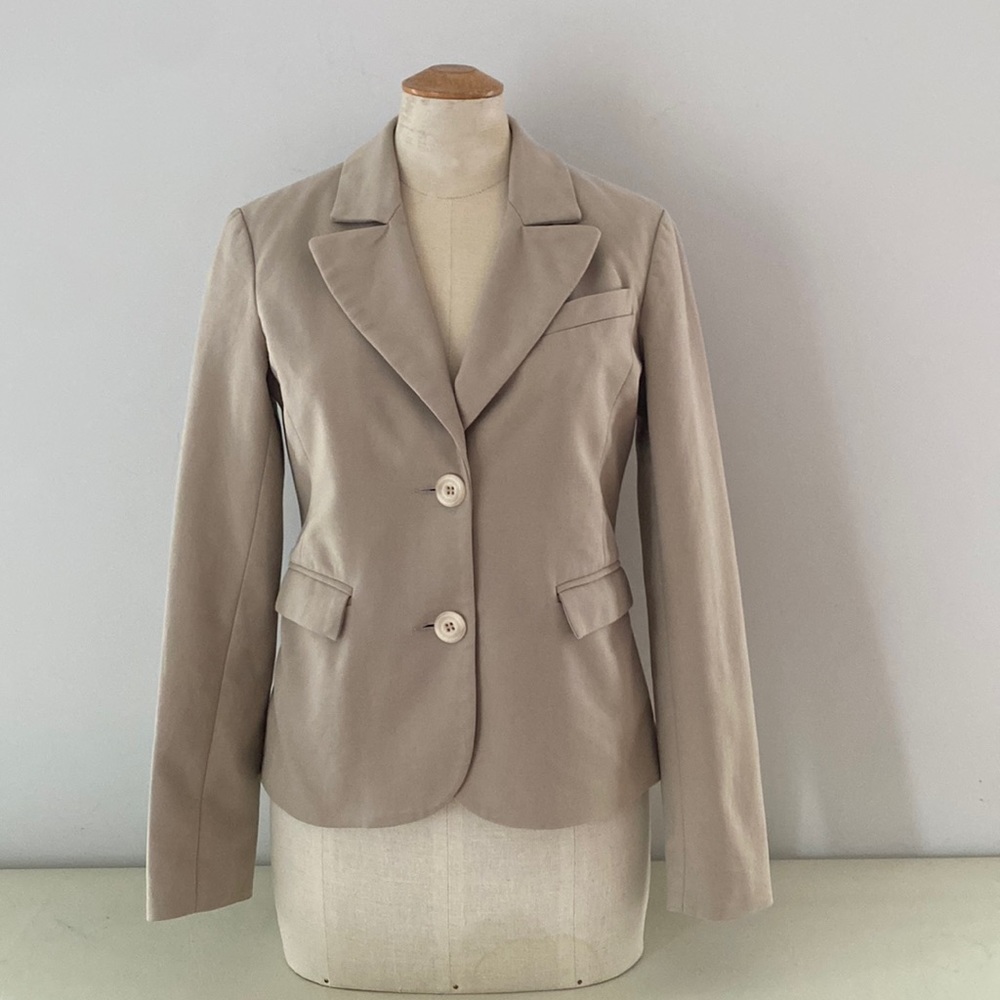 Talula Babaton beige fitted blazer with two button front closure. Size Small